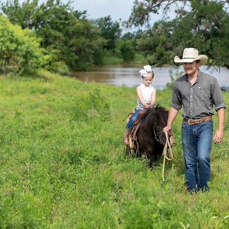 Wildcatter Ranch And Resort Graham ภายนอก รูปภาพ