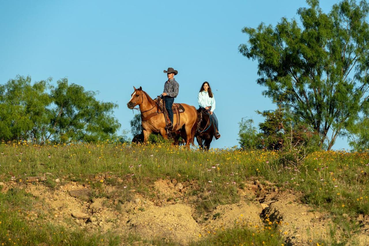 Wildcatter Ranch And Resort Graham ภายนอก รูปภาพ