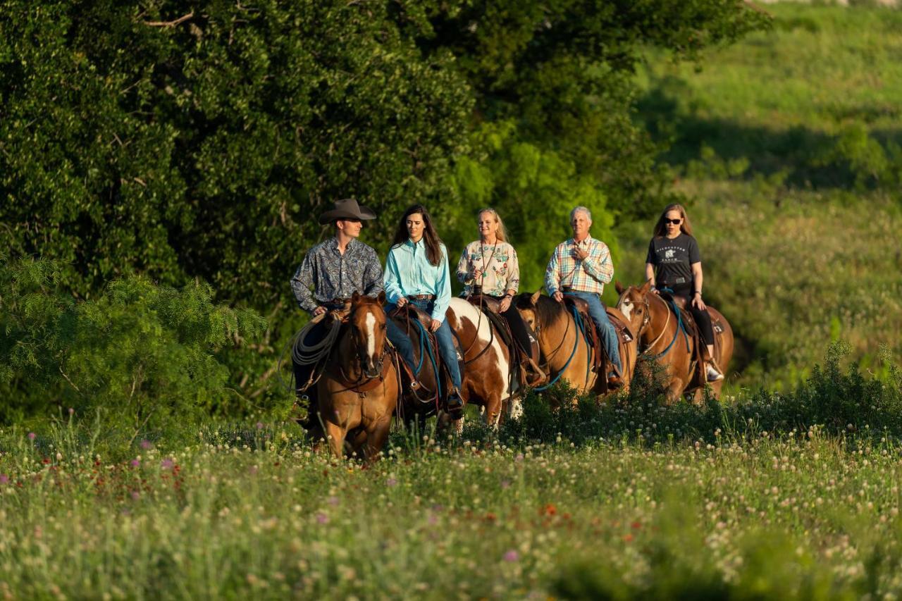 Wildcatter Ranch And Resort Graham ภายนอก รูปภาพ