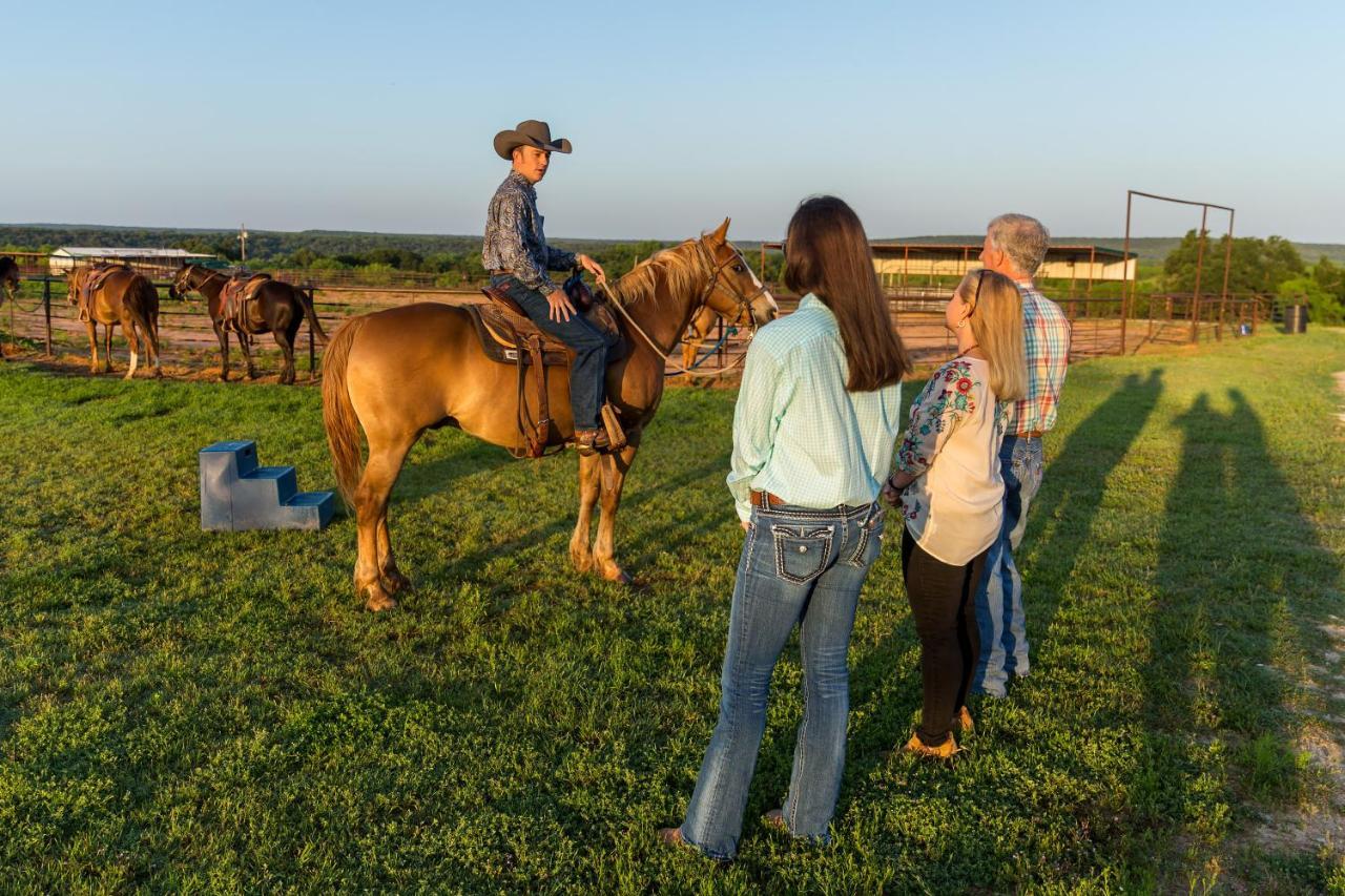 Wildcatter Ranch And Resort Graham ภายนอก รูปภาพ