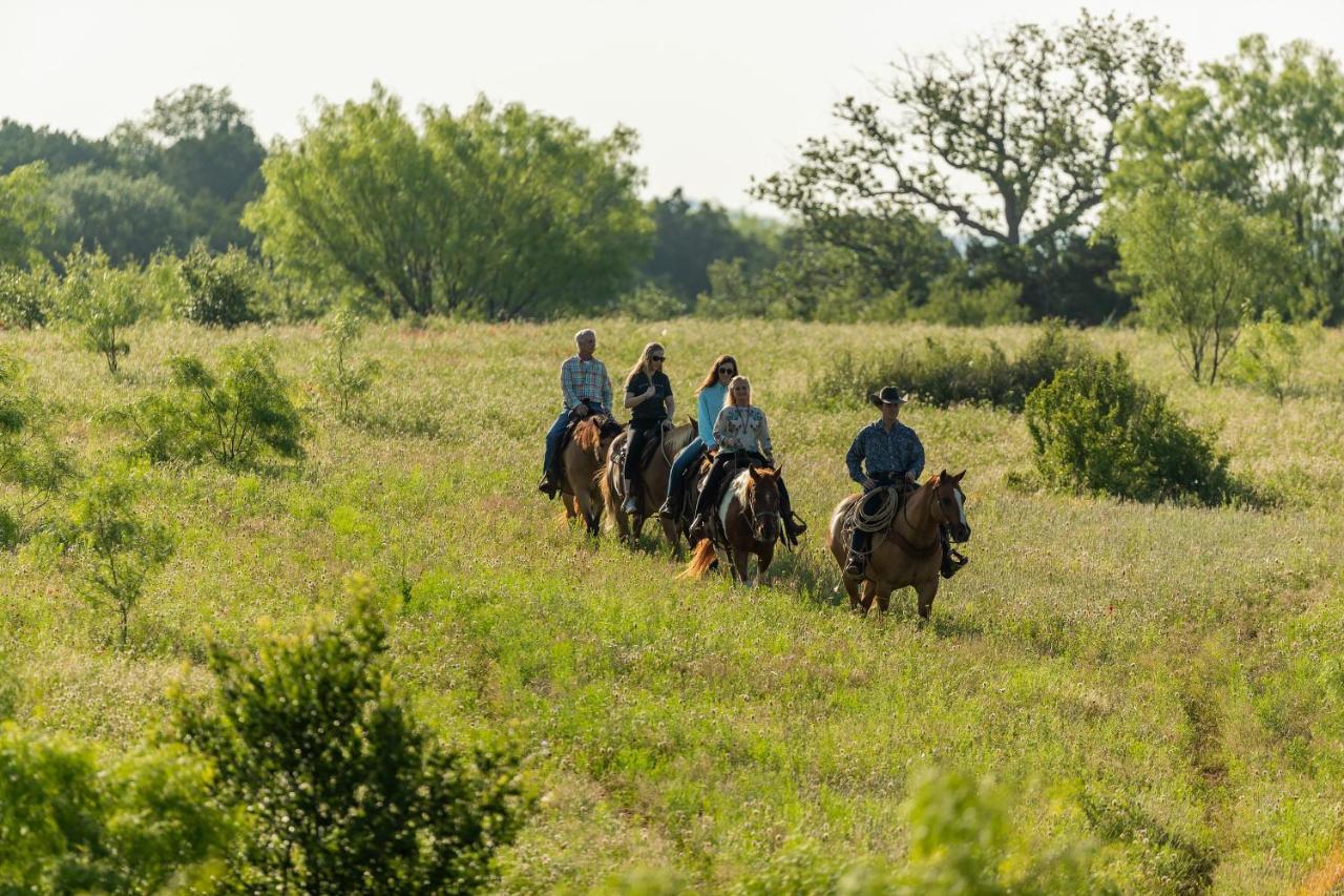 Wildcatter Ranch And Resort Graham ภายนอก รูปภาพ