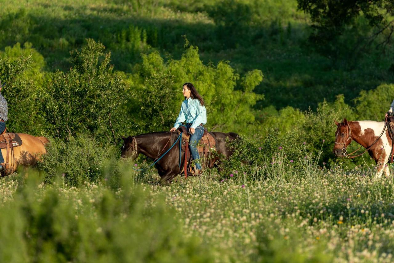 Wildcatter Ranch And Resort Graham ภายนอก รูปภาพ