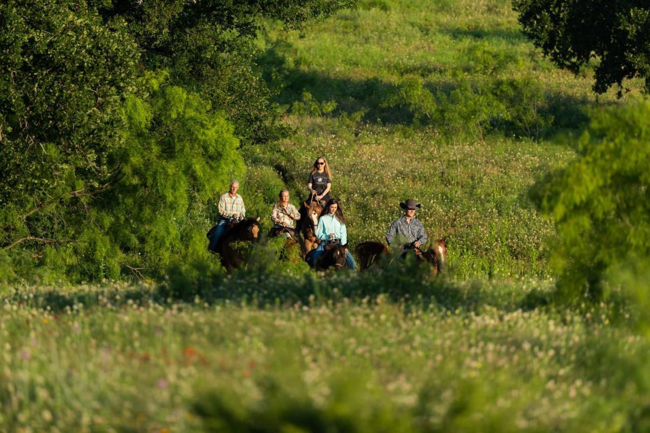 Wildcatter Ranch And Resort Graham ภายนอก รูปภาพ