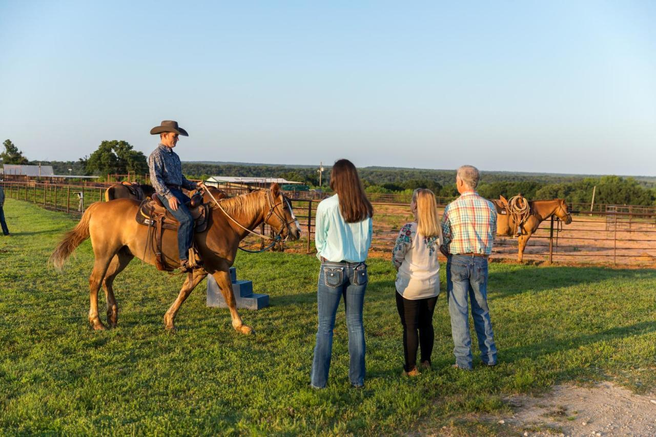 Wildcatter Ranch And Resort Graham ภายนอก รูปภาพ