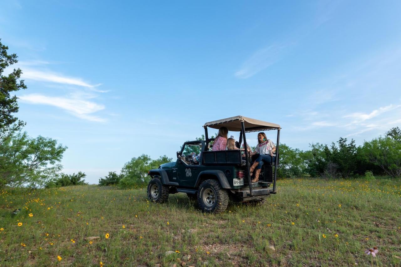 Wildcatter Ranch And Resort Graham ภายนอก รูปภาพ