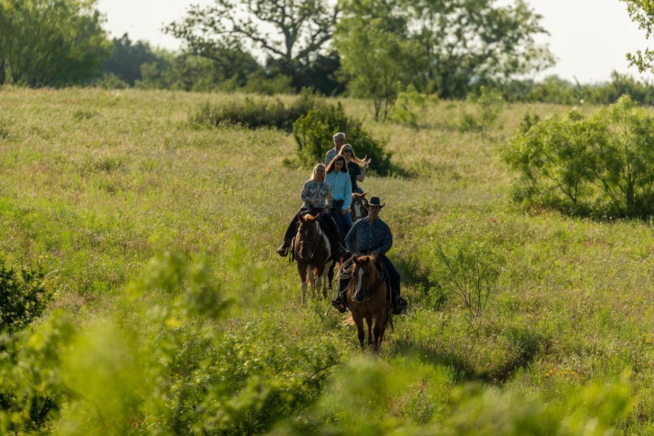 Wildcatter Ranch And Resort Graham ภายนอก รูปภาพ